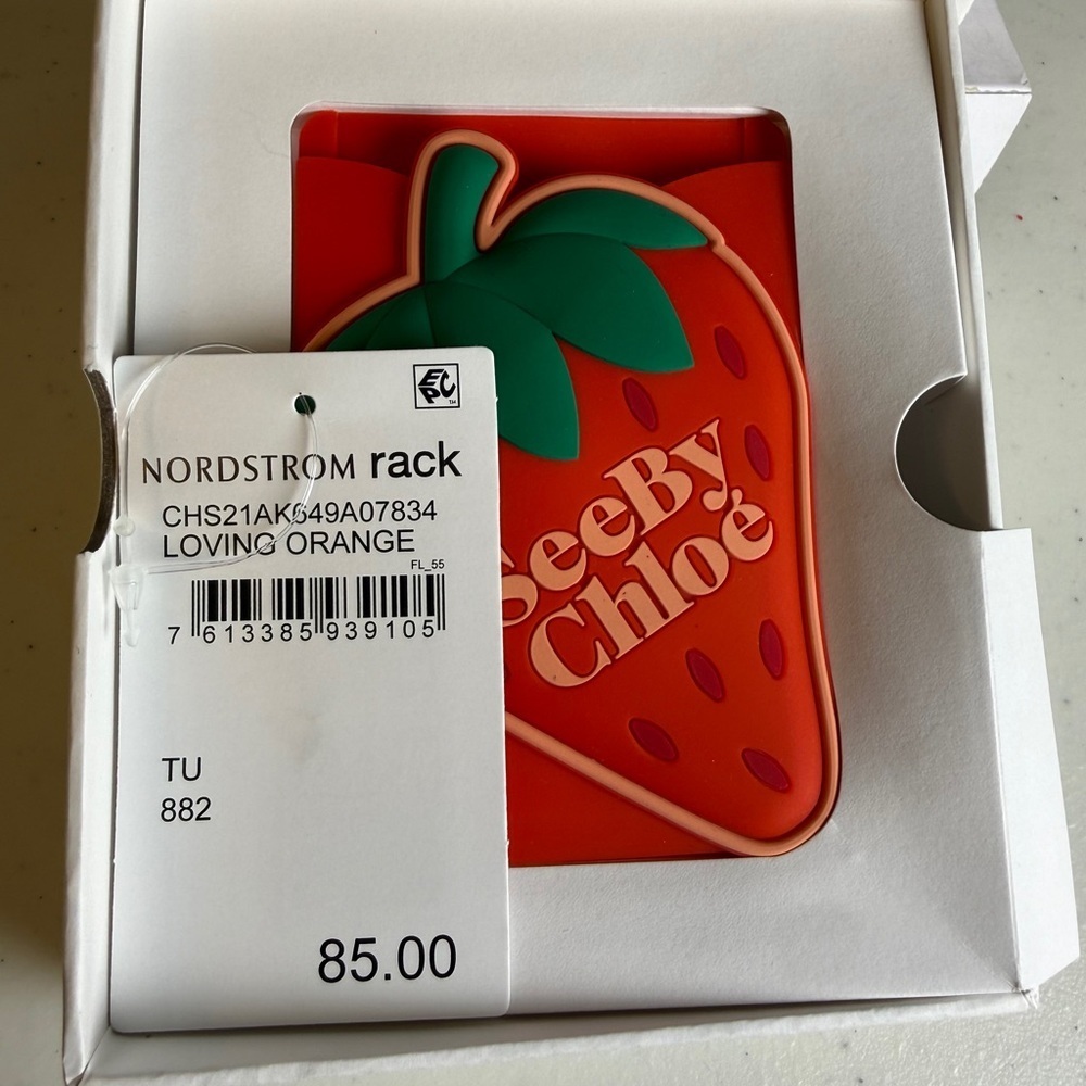 See By Chloé Strawberry Silicone Pouch for Iphone for credit cards - Picture 4 of 4